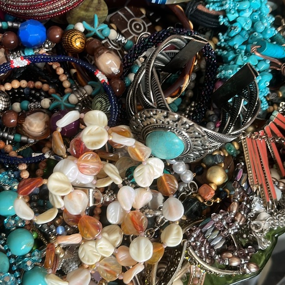 12/15 ❄️☃️ Variety Show listing only - Picture 2 of 2